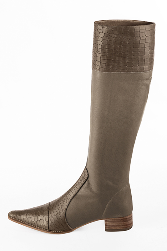 Taupe brown women's elegant sneakers. Tapered toe. Low leather soles. Profile view - Florence KOOIJMAN
